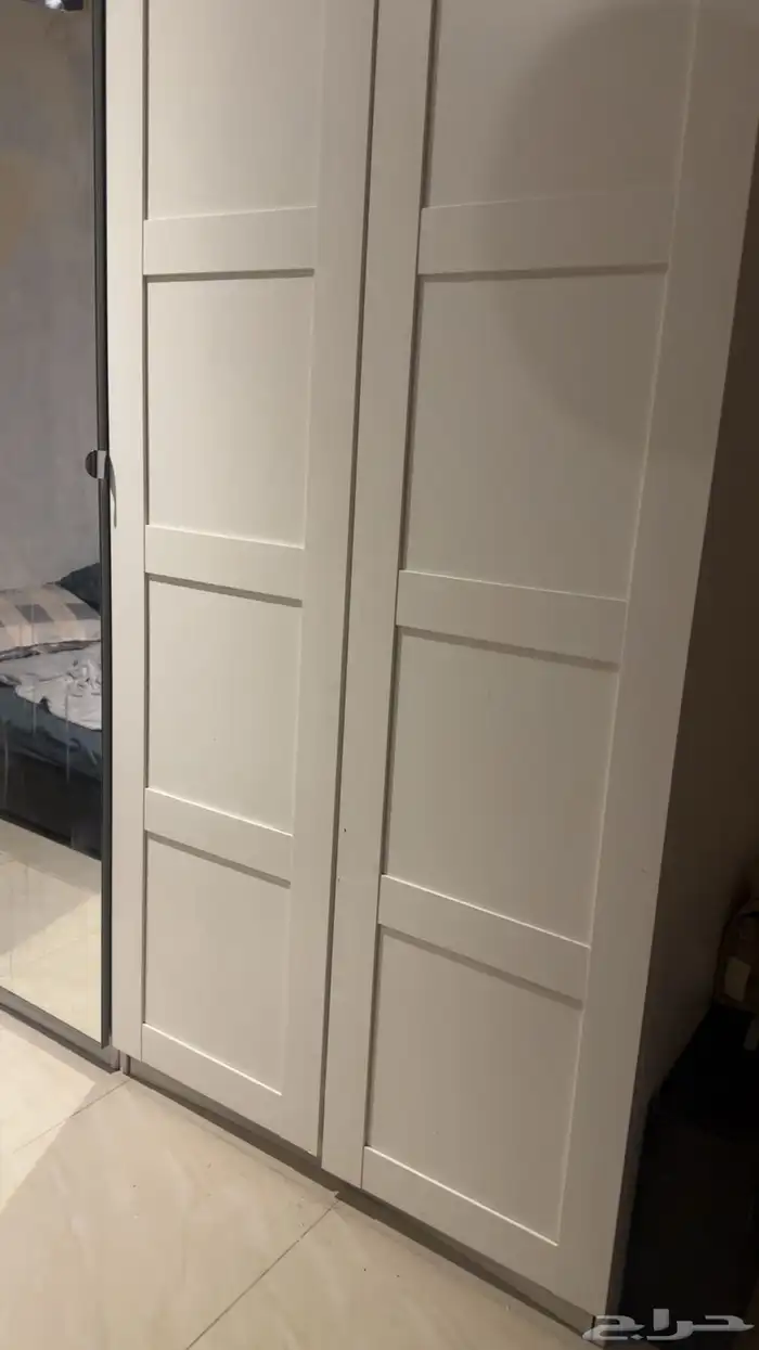 كنب بحاله جيده دولاب ايكيا كمدينا وتسريحه ومرتبه كبيره 2