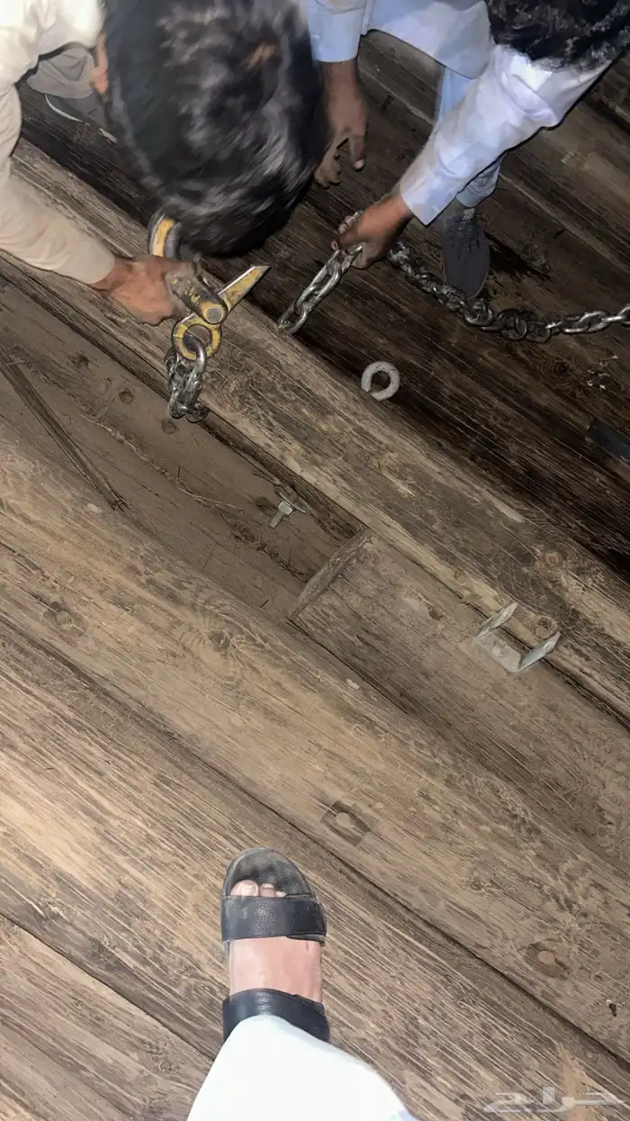 اعمدة خشب كهرباء للبيع 0