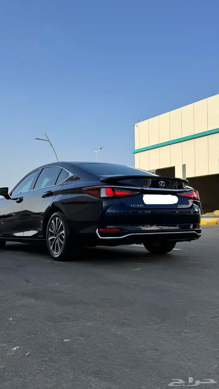 لكزس 2022 300h هايبرد 3