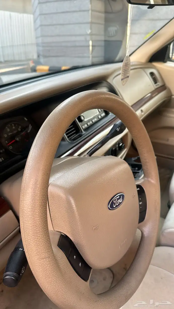 فورد فكتوريا 2012 صنف (( تم البيع قبل العرض )) 11