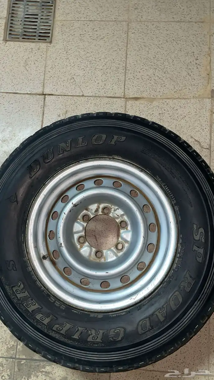 السلام عليكم اعرض لكم كفرات حجري أربع موديل 2017 وجنوط هلل 2