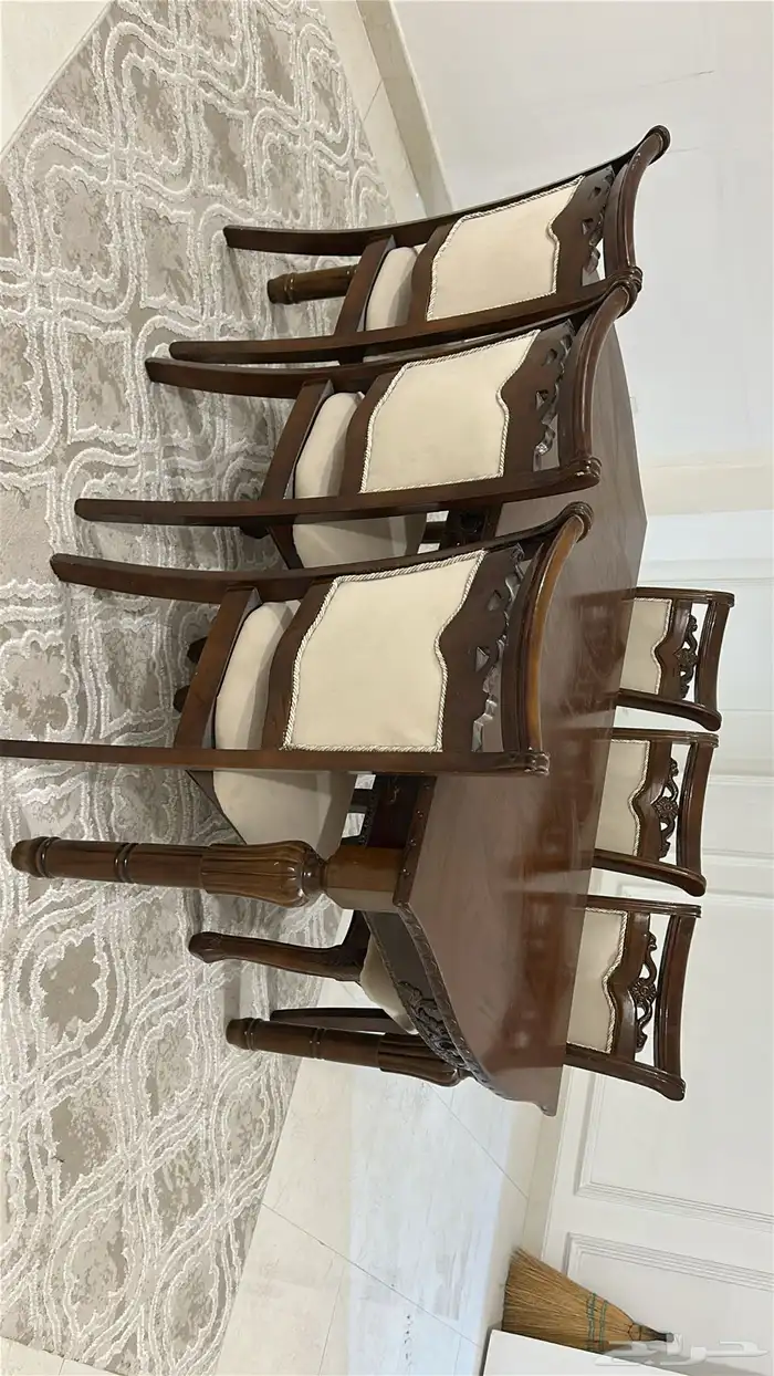 طاولة طعام 0