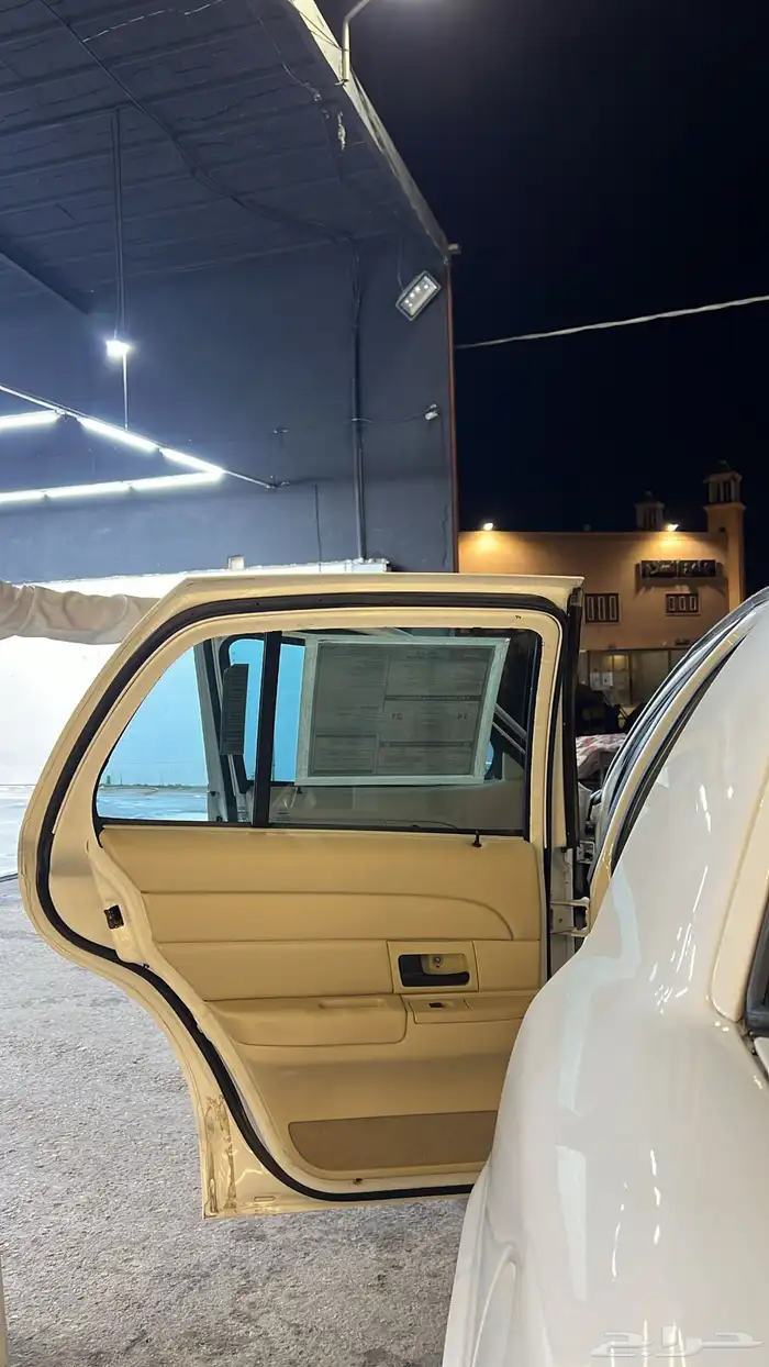 فورد فكتوريا2010 4