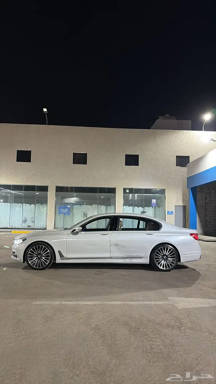 بي ام دبليو 740 اكبر حجم فل مواصفات 3