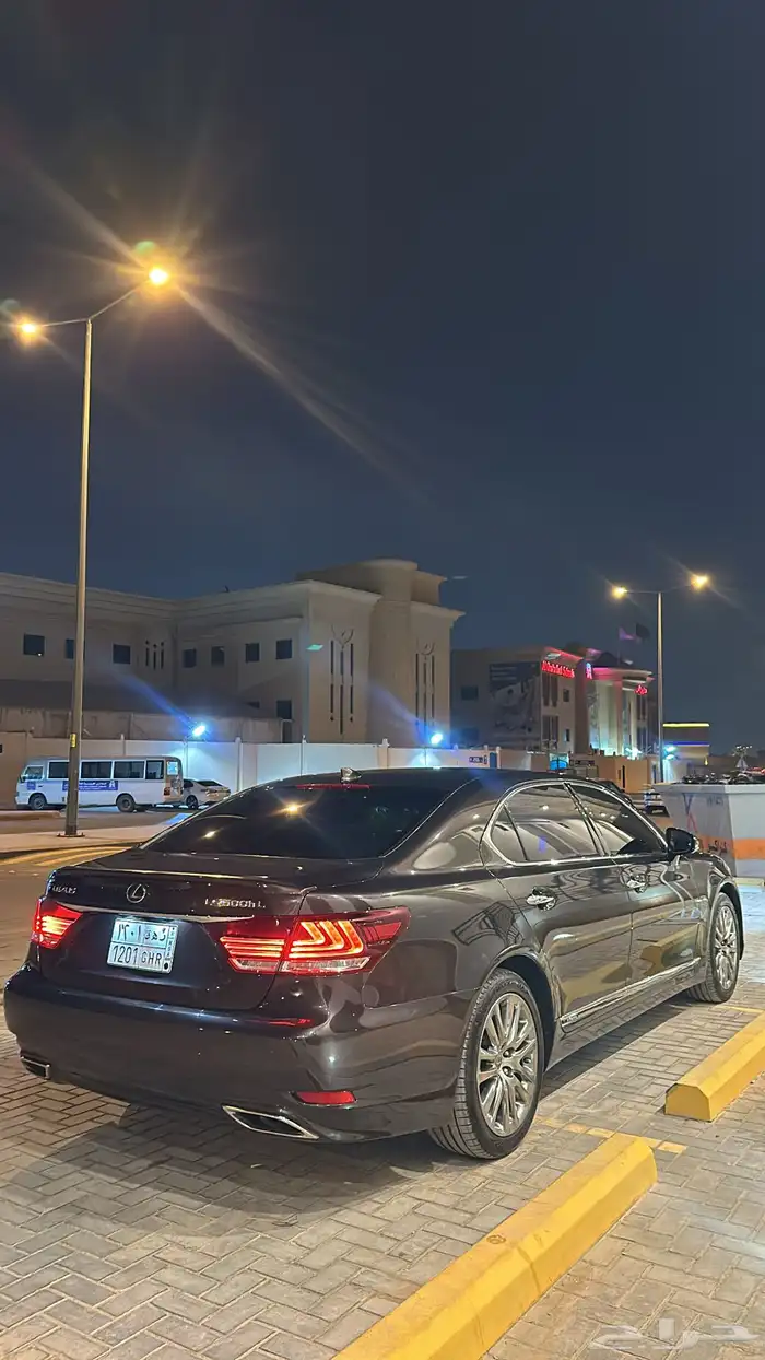 لكزس ls600 نظيف اخو الجديد 4