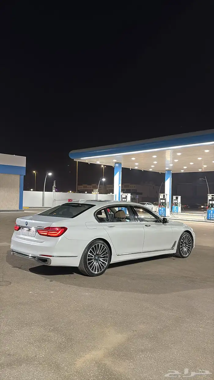 بي ام دبليو 740 اكبر حجم فل مواصفات 2