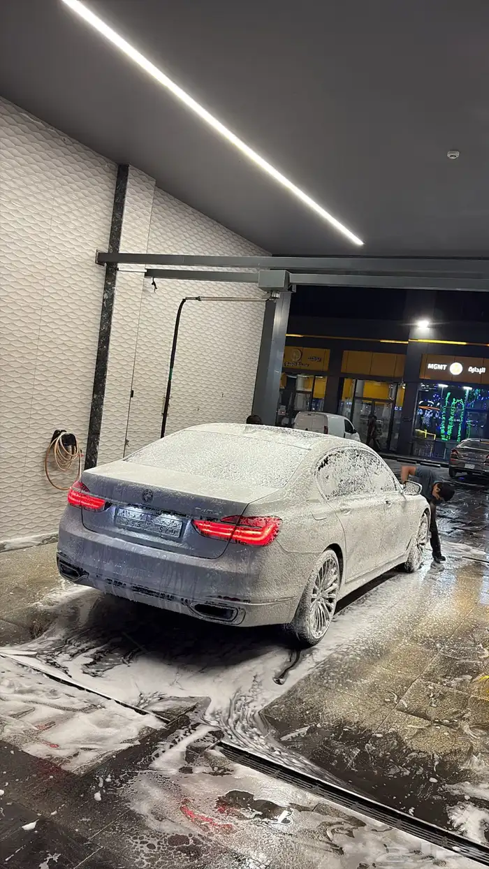 بي ام دبليو 740 اكبر حجم فل مواصفات 5