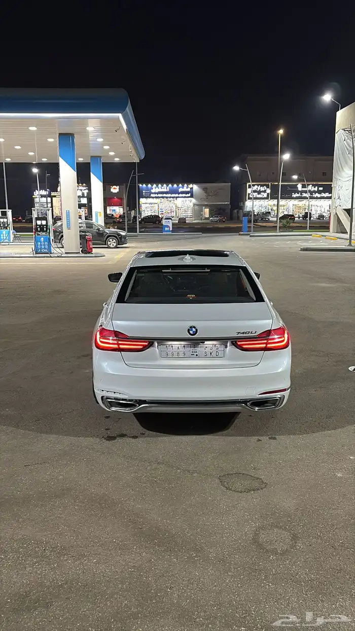 بي ام دبليو 740 اكبر حجم فل مواصفات 4