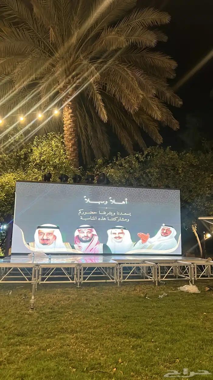 مسرح خشب ومسرح زجاج و شاشات واضاءات 2