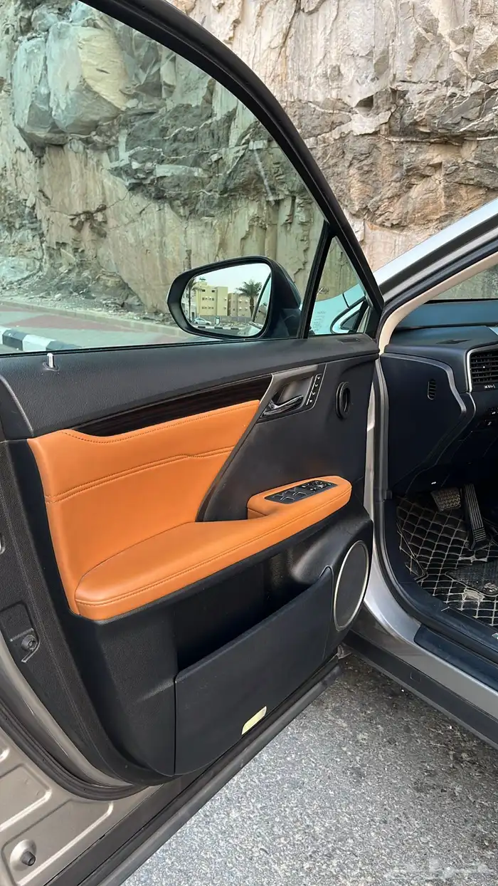 لكزس RX 2022 اخو الجديد 8