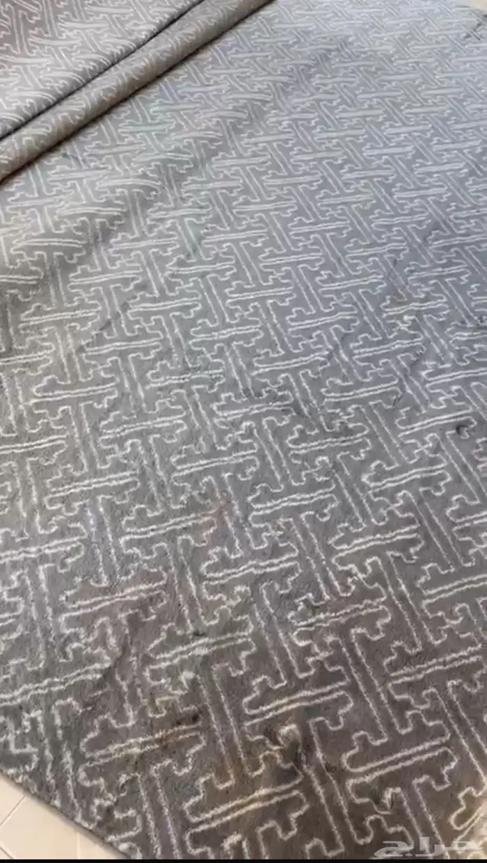 اثاث بيت ( سجادة   تخت مع مرتبة   خزانة ) 2