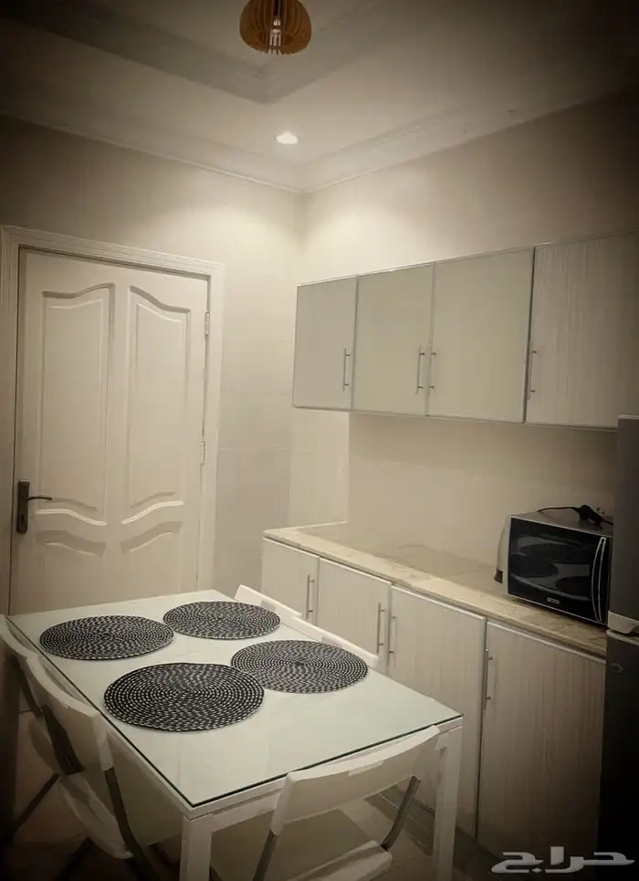 شقة فاخرة مفروشة بحي الروضة 3