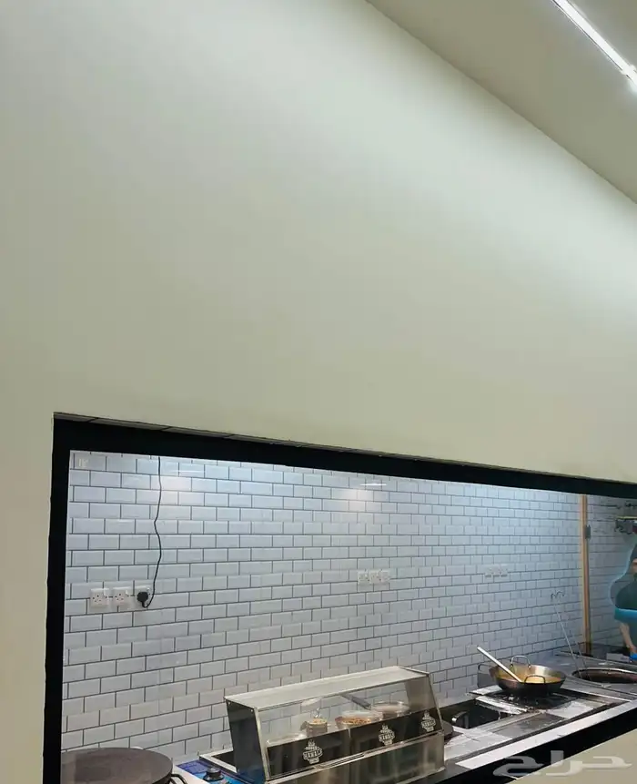 مطعم للتقبيل بكامل اغراضه ما زال يعمل 4