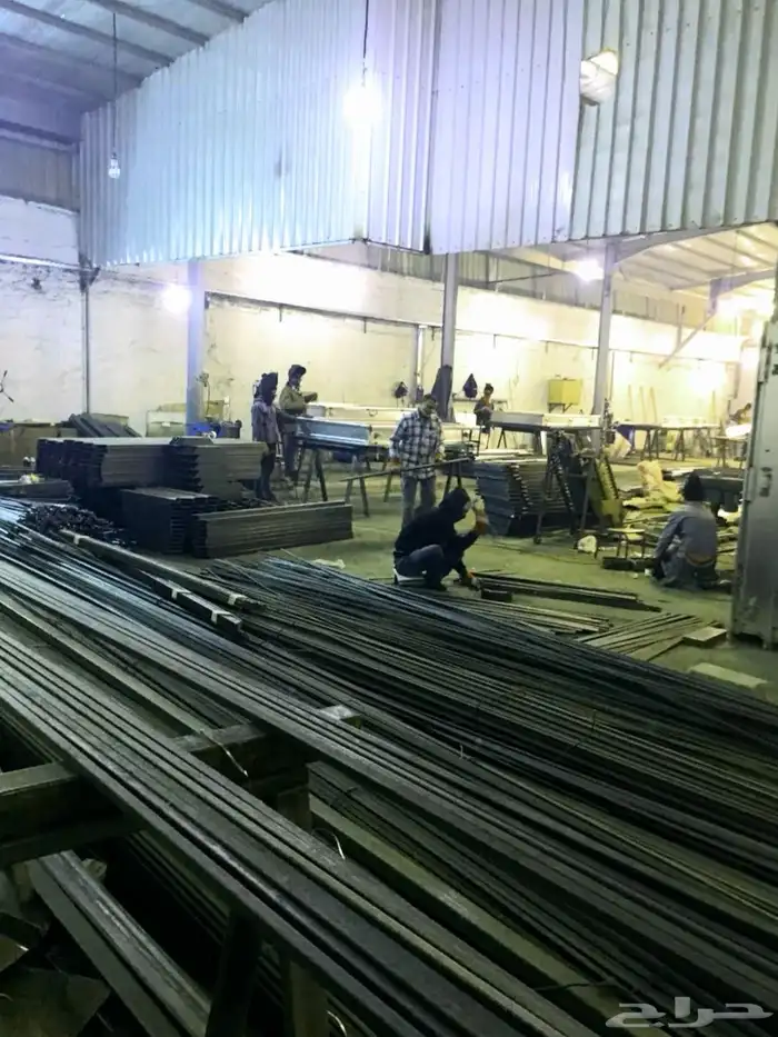 تفصيل أبواب حديد ودربزين سلالم وشبابيك حماية مع تركيب وضمان 35