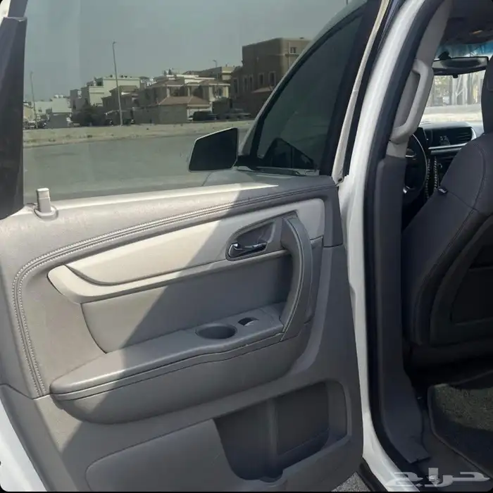 سيارة ترافيرس موديل 2013 4