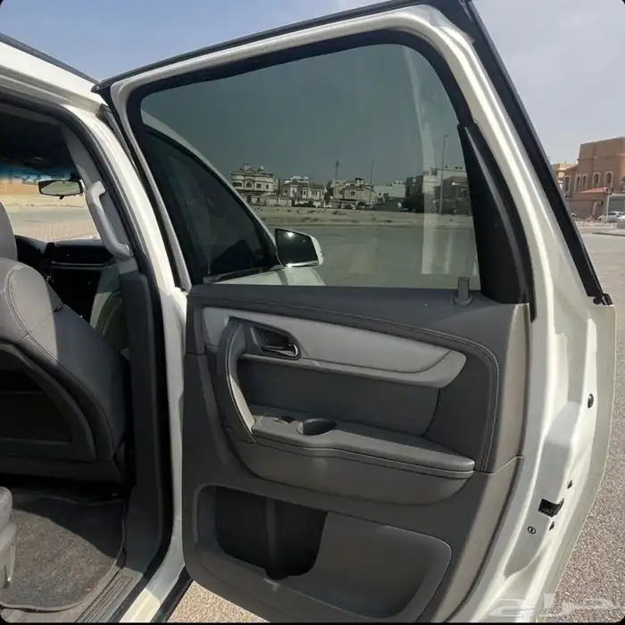 سيارة ترافيرس موديل 2013 7