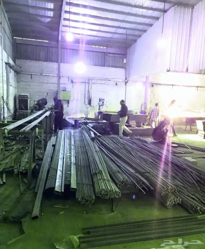 تفصيل أبواب حديد ودربزين سلالم وشبابيك حماية مع تركيب وضمان 30