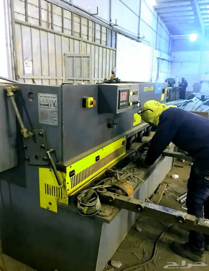 تفصيل أبواب حديد ودربزين سلالم وشبابيك حماية مع تركيب وضمان 33