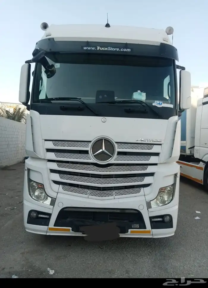 شاحنة راس تريلا اكتروس. MP4. 2016 2