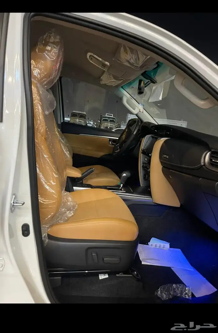 تويوتا فورتشنر VX3 بنزين 2025 4