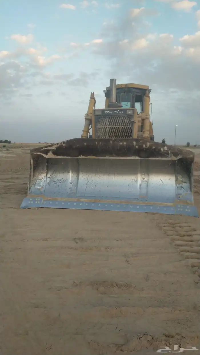 بلدوازر الإيجار اليومي او اشهري مع سوق ذو خبرة عالية 0