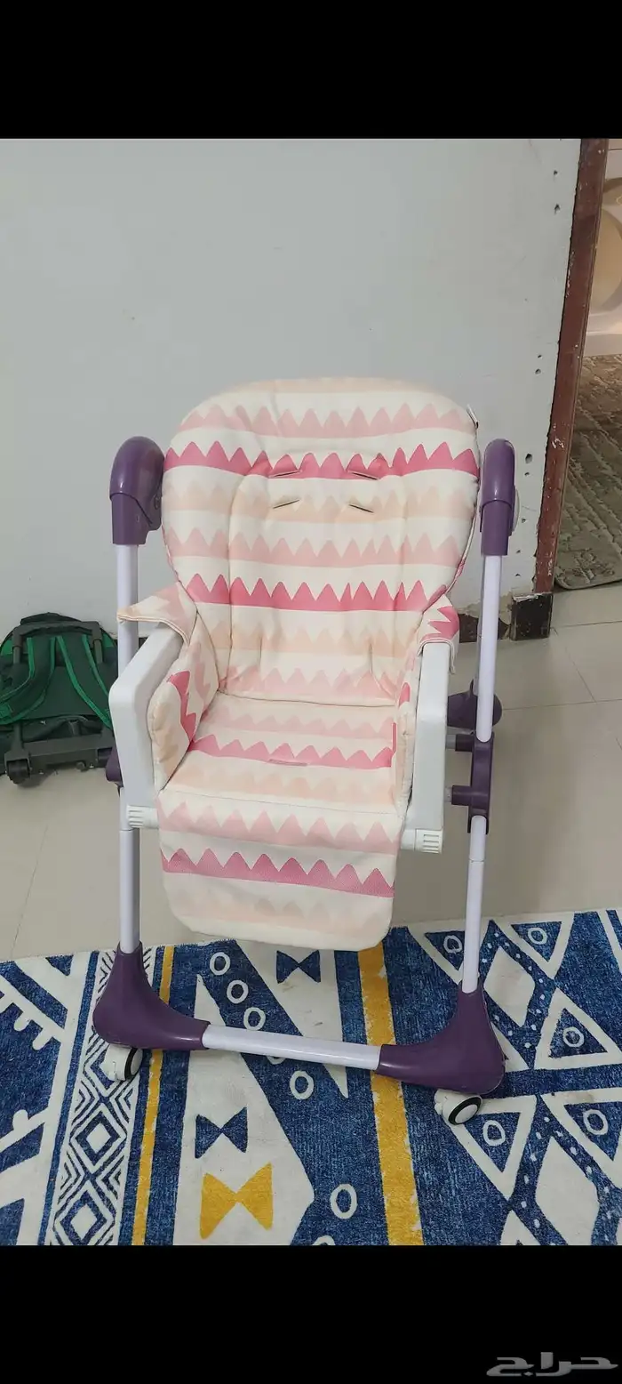 كرسي طعام اطفال بحالة ممتازة 0