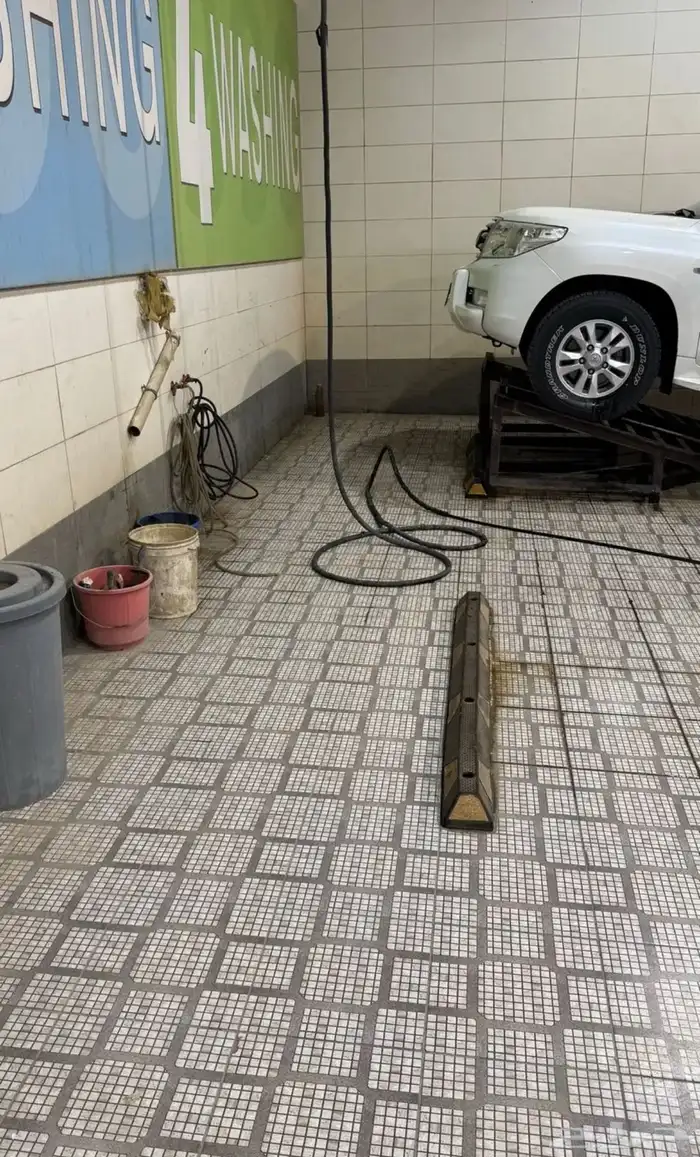 مبنى مغسلة سيارات للتقبيل 6