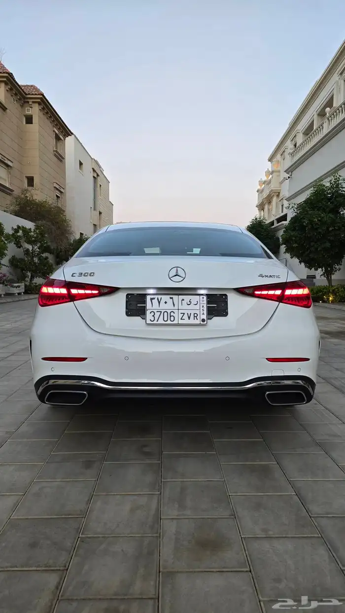 مرسيدس C300 موديل 2023 العداد 6 آلاف كيلو شبه جديد 2