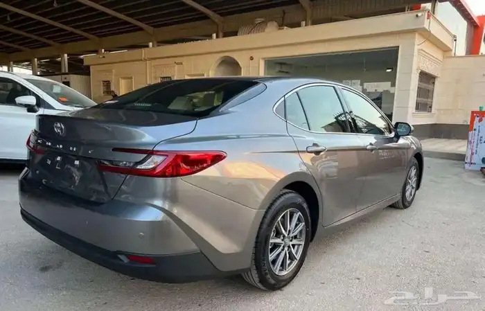 تويوتا كامري 2025 E تيتانيوم اقساط وكاش 5