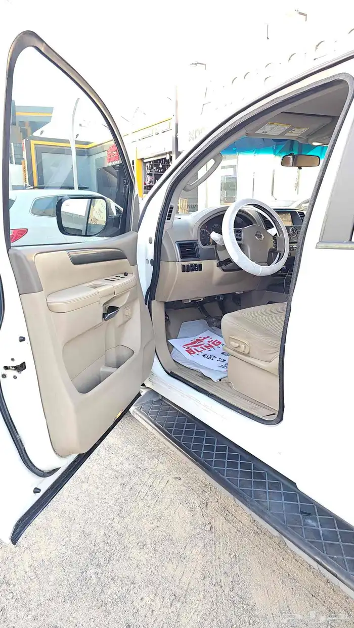 للبيع نيسان ارمادا 2011 نضيف 4