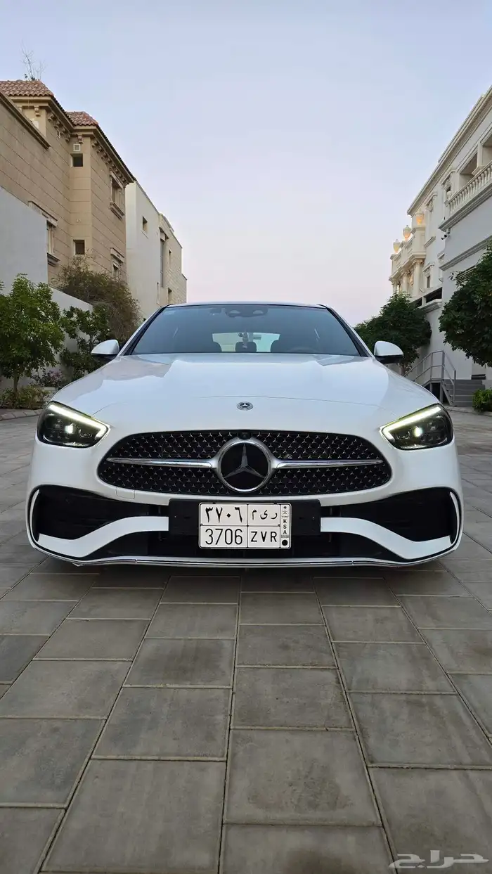 مرسيدس C300 موديل 2023 العداد 6 آلاف كيلو شبه جديد 15