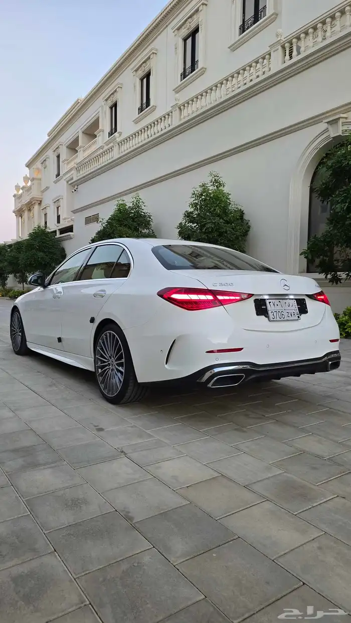 مرسيدس C300 موديل 2023 العداد 6 آلاف كيلو شبه جديد 8