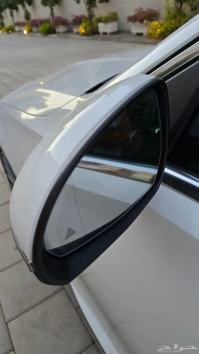 مرسيدس C300 موديل 2023 العداد 6 آلاف كيلو شبه جديد 19