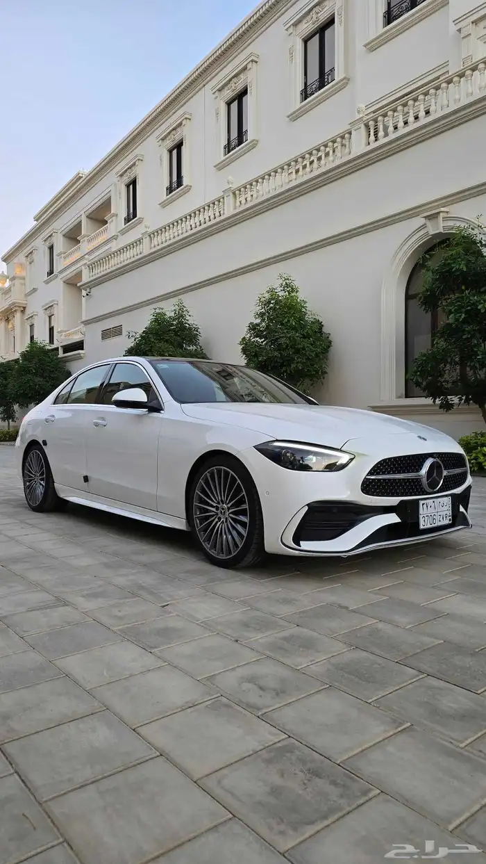 مرسيدس C300 موديل 2023 العداد 6 آلاف كيلو شبه جديد 10