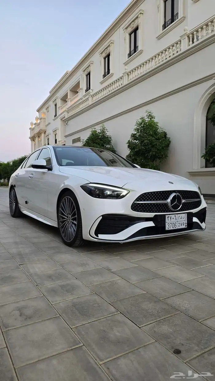 مرسيدس C300 موديل 2023 العداد 6 آلاف كيلو شبه جديد 11