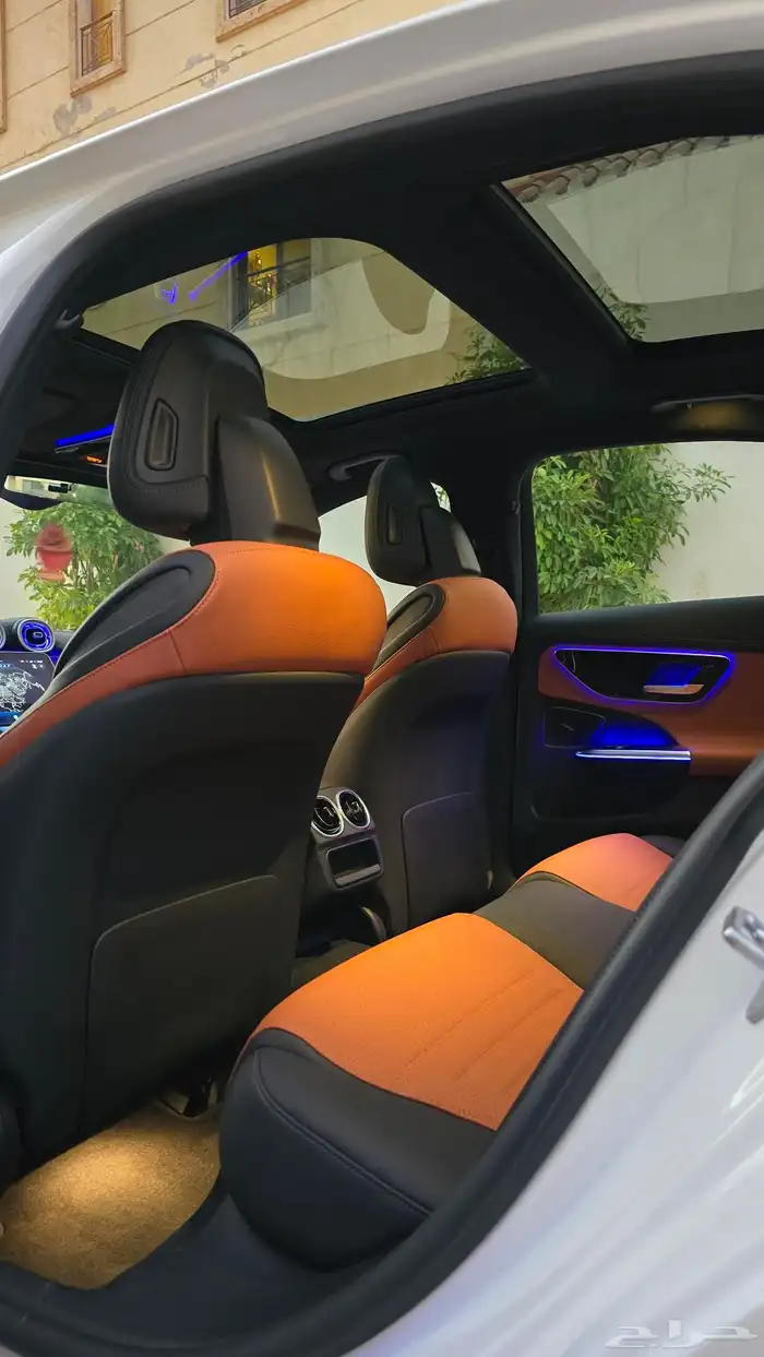 مرسيدس C300 موديل 2023 العداد 6 آلاف كيلو شبه جديد 31