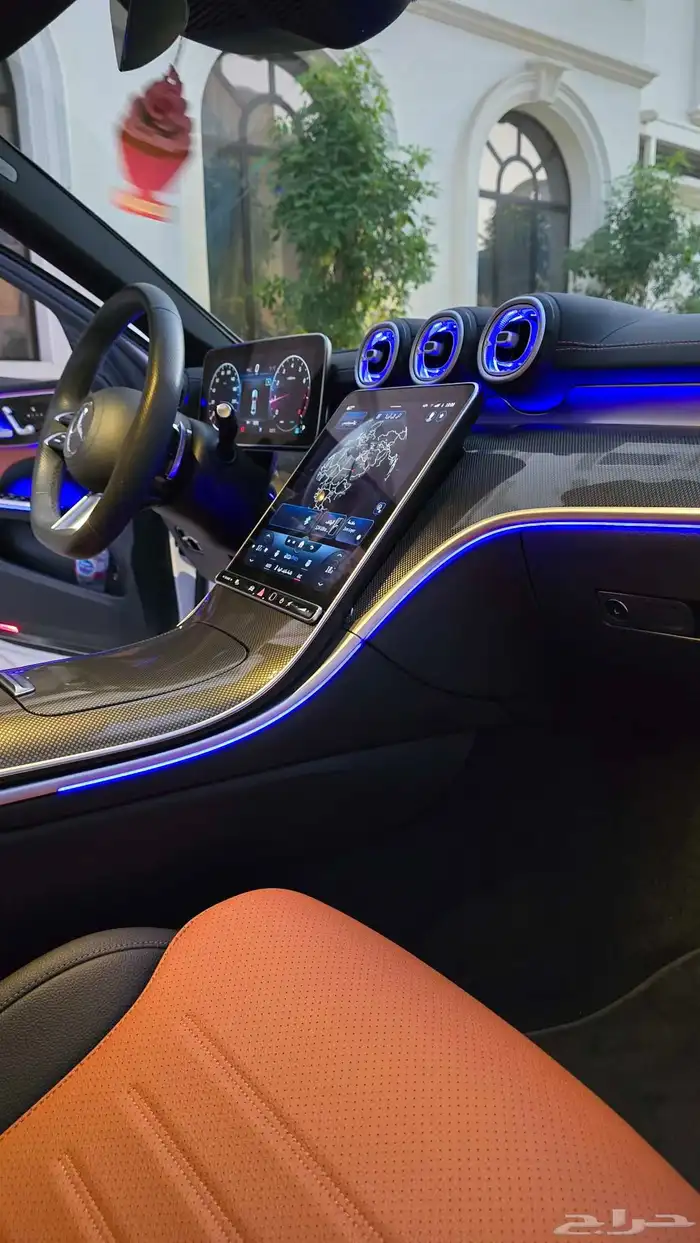 مرسيدس C300 موديل 2023 العداد 6 آلاف كيلو شبه جديد 37