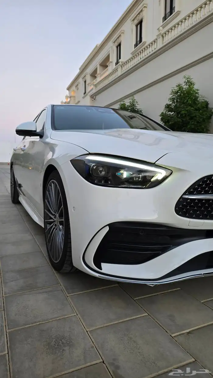 مرسيدس C300 موديل 2023 العداد 6 آلاف كيلو شبه جديد 17