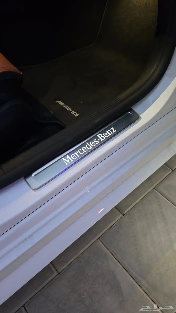 مرسيدس C300 موديل 2023 العداد 6 آلاف كيلو شبه جديد 34