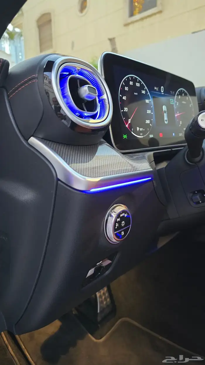 مرسيدس C300 موديل 2023 العداد 6 آلاف كيلو شبه جديد 22