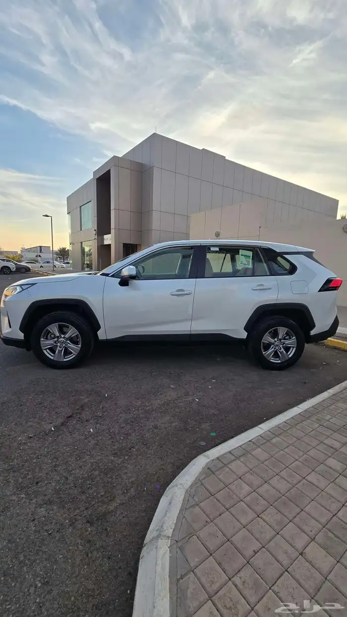 تايوتا راف فور دبل موديل 2023 نظيف جدآ بحالة الوكاله 4