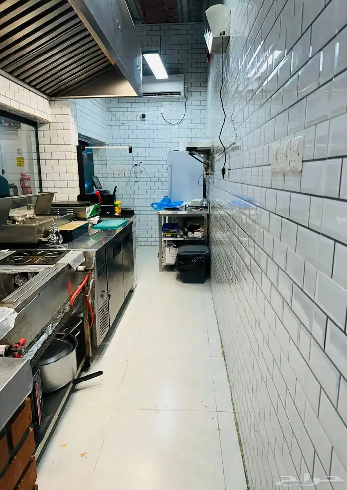 مطعم للتقبيل بكامل اغراضه ما زال يعمل 5