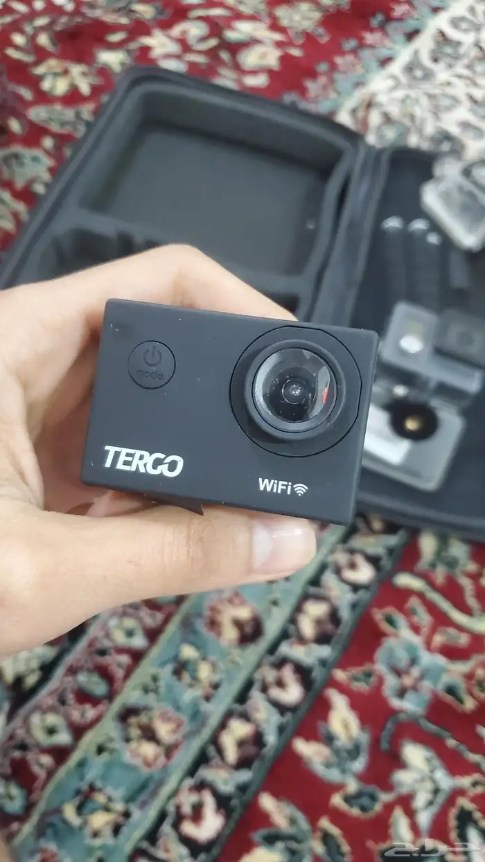 كيمرة قو برو مستخدم شهر كرت جديد ولا دحس يوجد اكسورات لها 0