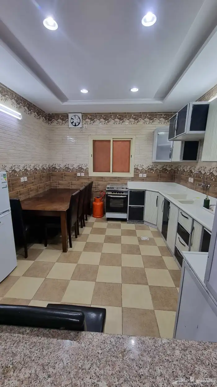 شقه مفروشه الحلقه الشرقيه 5