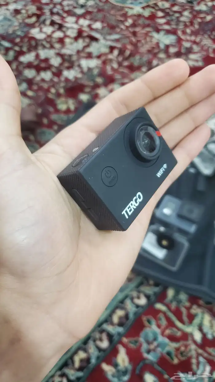 كيمرة قو برو مستخدم شهر كرت جديد ولا دحس يوجد اكسورات لها 1