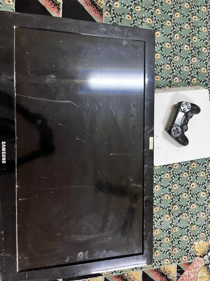 سوني وشاشه مافي اي خراب بس الخراب الوحيد هو مدخل شريط السون 1