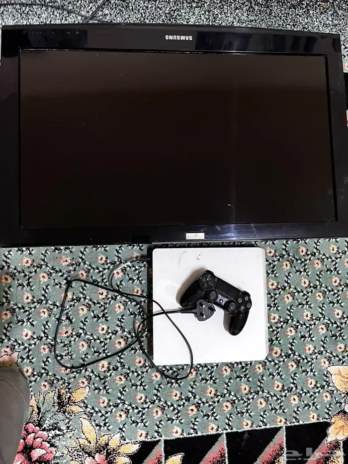 سوني وشاشه مافي اي خراب بس الخراب الوحيد هو مدخل شريط السون 2