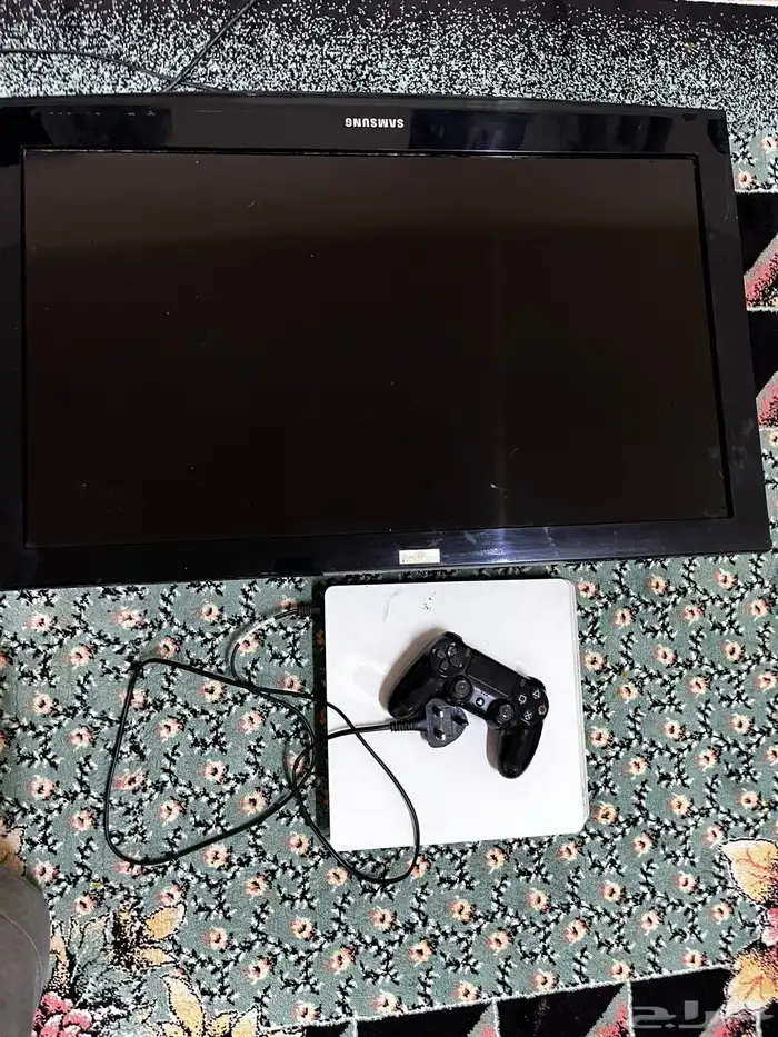 سوني وشاشه مافي اي خراب بس الخراب الوحيد هو مدخل شريط السون 5