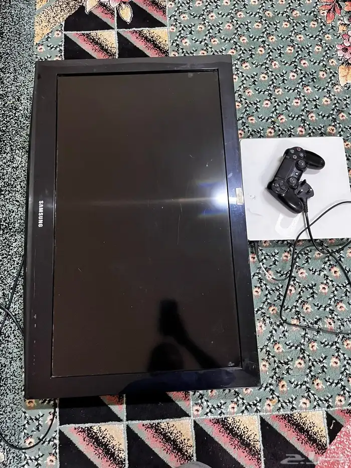 سوني وشاشه مافي اي خراب بس الخراب الوحيد هو مدخل شريط السون 4