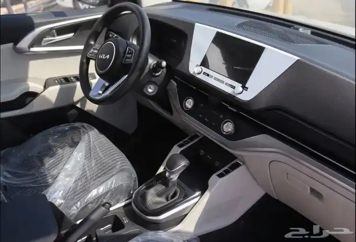 كيا كارينز نص فل 2025 6